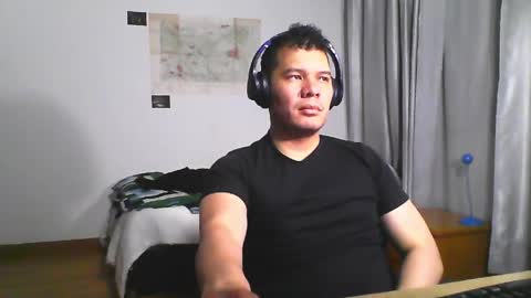 Snapshot of seb5759 chatting on June 7, 2026, 5:22 am seb5759 online show from June 7, 2026, 5:22 am