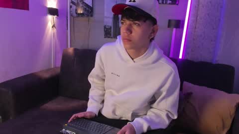 Snapshot of sebas_pretty7 chatting on November 26, 2025, 12:28 pm sebas_pretty7 online show from November 26, 2025, 12:28 pm