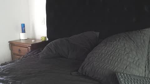 Sebastian online show from April 9, 2026, 6:46 pm