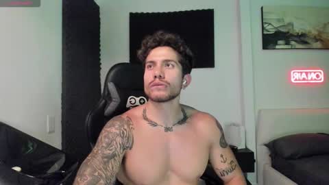 Lucian Sinclair online show from December 2, 2025, 4:07 am