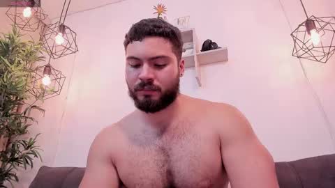 Instagram jeanpaulfit  online show from March 7, 2025, 10:32 pm