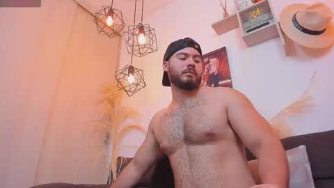 Instagram jeanpaulfit  online show from March 5, 2026, 9:44 pm