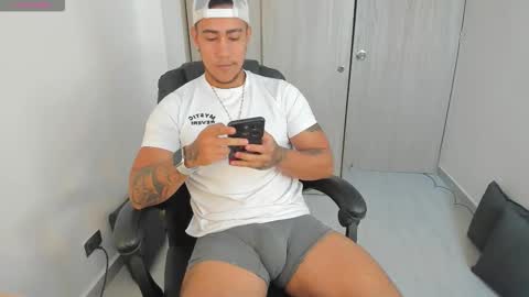 Snapshot of sebastiian69_ chatting on February 8, 2026, 12:30 pm Sebas online show from February 8, 2026, 12:30 pm