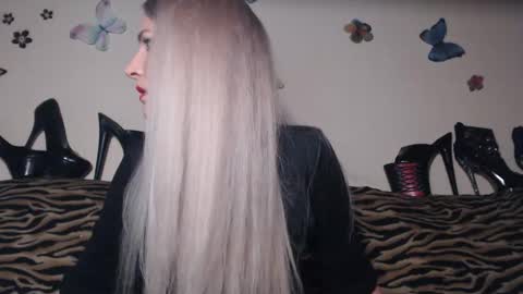 Emily online show from November 18, 2025, 9:30 pm