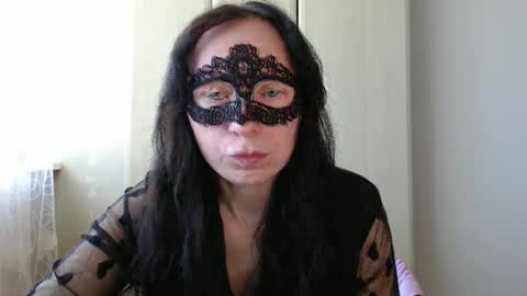 Elly online show from April 23, 2026, 8:57 am