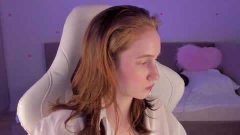 Snapshot of secret_elly_ chatting on October 31, 2025, 1:45 pm Elly online show from October 31, 2025, 1:45 pm