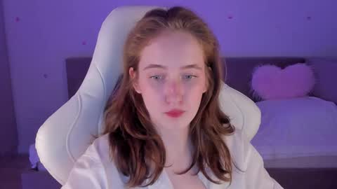 Snapshot of secret_elly_ chatting on November 3, 2025, 8:54 pm Elly online show from November 3, 2025, 8:54 pm