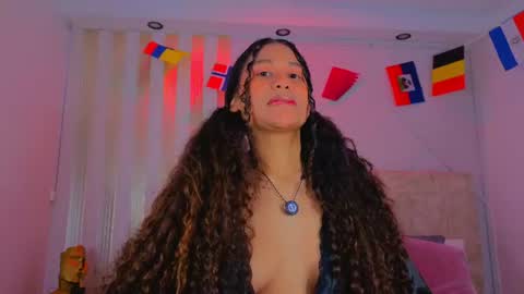 secretestrell online show from June 29, 2026, 3:02 am