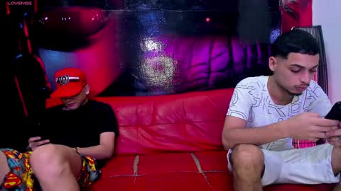 3some HORNY KIMGOOD GIRL LOOKING TO EXPERIENCE ALL KINDS OF SHOW online show from January 30, 2025, 2:27 am