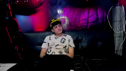 3some HORNY KIMGOOD GIRL LOOKING TO EXPERIENCE ALL KINDS OF SHOW online show from March 9, 2025, 3:54 am