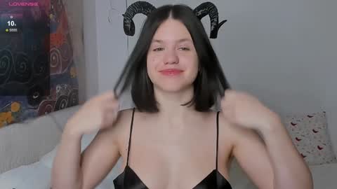 Anna online show from February 2, 2025, 11:00 pm