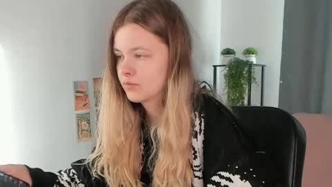 Snapshot of secrettier chatting on April 3, 2026, 5:05 am secrettier online show from April 3, 2026, 5:05 am