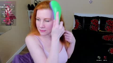 seductive_foxy_ online show from April 7, 2026, 2:12 am