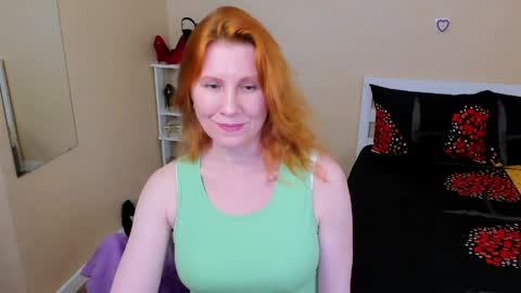 Snapshot of seductive_foxy_ chatting on April 23, 2026, 12:29 pm seductive_foxy_ online show from April 23, 2026, 12:29 pm