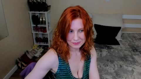 Snapshot of seductive_foxy_ chatting on May 22, 2026, 6:24 pm seductive_foxy_ online show from May 22, 2026, 6:24 pm