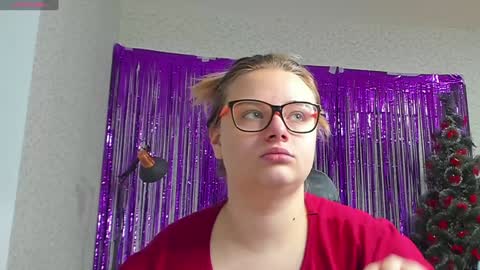 seductive_she_wolf online show from December 25, 2024, 12:37 pm