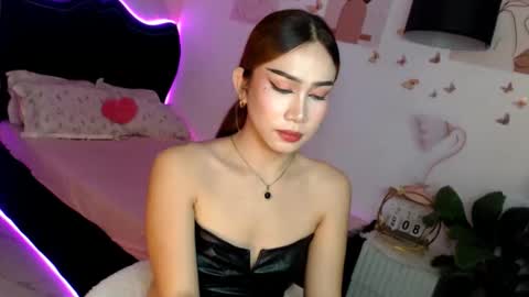 Snapshot of seductive_vana chatting on May 7, 2026, 10:37 pm Vanessa online show from May 7, 2026, 10:37 pm