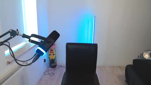 May online show from September 15, 2025, 10:48 am