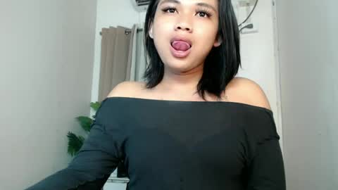 Deluxe online show from June 25, 2026, 8:57 pm
