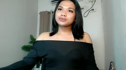 Deluxe online show from July 23, 2026, 9:35 pm