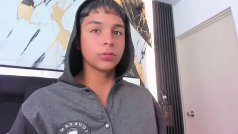 seductivo online show from March 22, 2026, 7:34 am