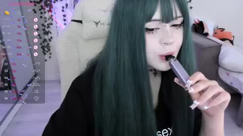 Selena  online show from September 24, 2025, 5:11 am