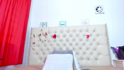 Snapshot of selena_beautyy chatting on April 18, 2026, 8:09 pm selena_beautyy online show from April 18, 2026, 8:09 pm