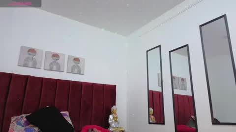 Selena online show from October 6, 2025, 12:57 pm