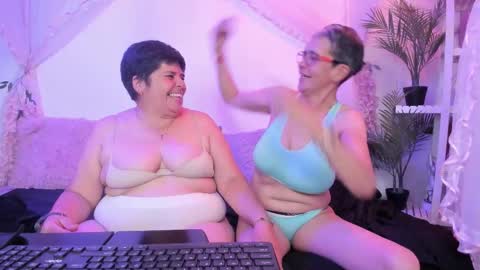 Snapshot of selena_ferreira chatting on November 8, 2025, 5:51 am Selena online show from November 8, 2025, 5:51 am