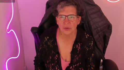 Selena online show from April 14, 2026, 11:16 am