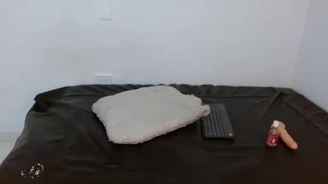 selena_fox7 online show from March 1, 2025, 11:15 pm