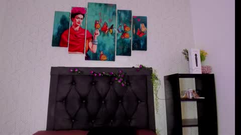selena_fox7 online show from September 10, 2025, 5:29 am