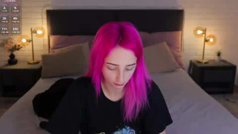 Selena Lily online show from November 9, 2025, 1:20 pm