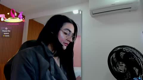 Selena Rous online show from September 25, 2025, 1:37 pm