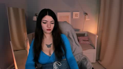 Snapshot of selena_wow_ chatting on October 25, 2025, 8:00 am Selena Follow Me online show from October 25, 2025, 8:00 am