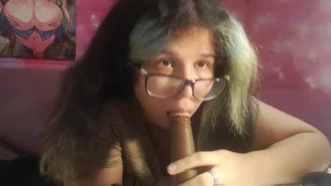 Selena Priscilla Blair Montenegro online show from March 6, 2025, 6:52 am