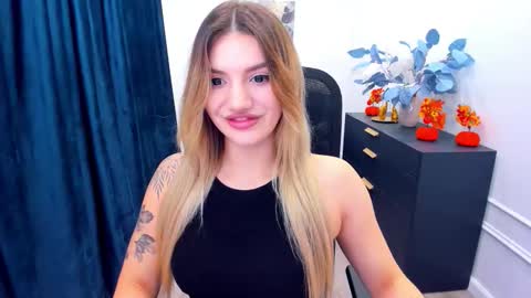 selenaemoore online show from October 13, 2025, 7:36 pm