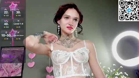 Selena online show from October 11, 2025, 2:11 am