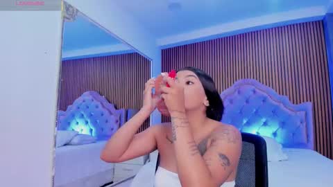 selenastonne online show from October 19, 2025, 7:47 pm