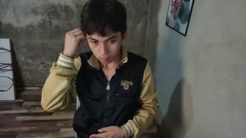 Aprilane online show from September 24, 2025, 6:44 pm