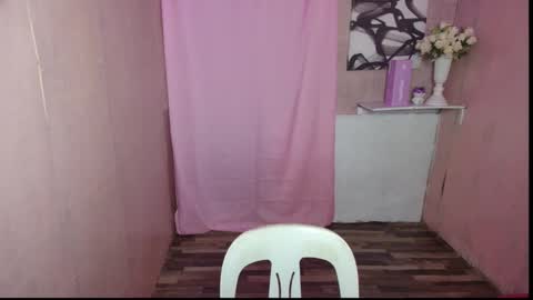 Aprilane online show from October 24, 2025, 9:28 am