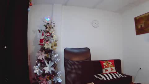 Selene Fortuna  online show from December 16, 2024, 1:21 am