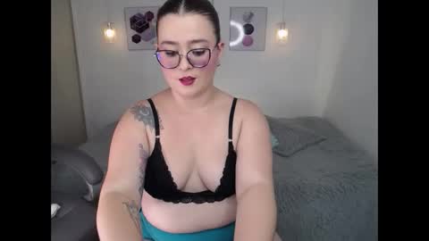 selene_rouse_ online show from April 5, 2026, 11:02 pm