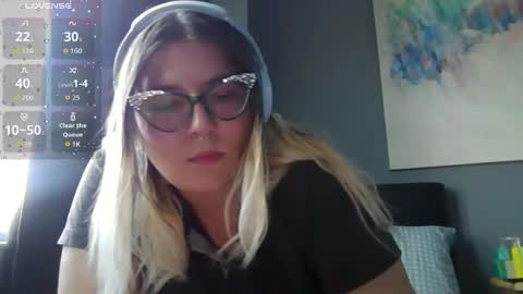 Selene online show from October 18, 2025, 6:41 pm