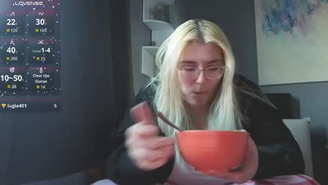 Selene online show from April 8, 2026, 10:54 pm