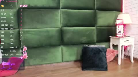 Snapshot of selensummer chatting on September 25, 2025, 4:16 am Selen online show from September 25, 2025, 4:16 am