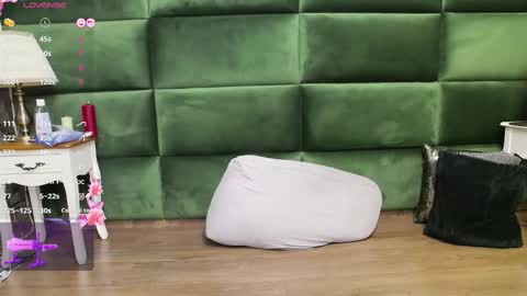 Snapshot of selensummer chatting on October 26, 2025, 8:04 pm Selen online show from October 26, 2025, 8:04 pm