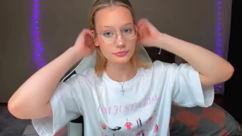 Simon and Alice online show from September 13, 2025, 9:36 pm