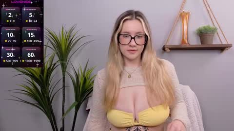 Selina Mae online show from November 3, 2025, 4:03 am