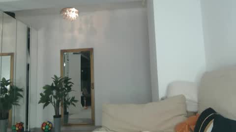 Selin online show from October 28, 2025, 8:55 pm